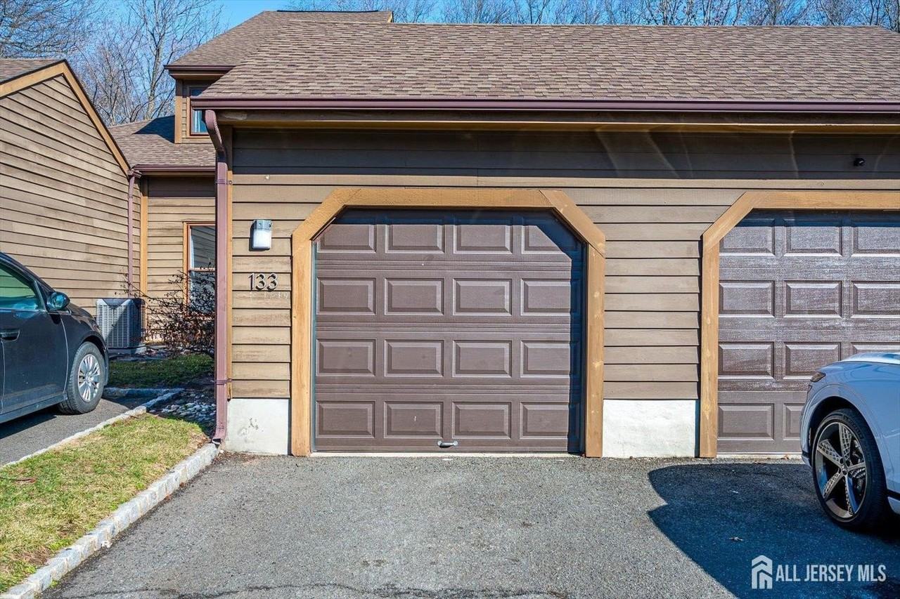 133 Oakmont Ct - Photo 3 of 38