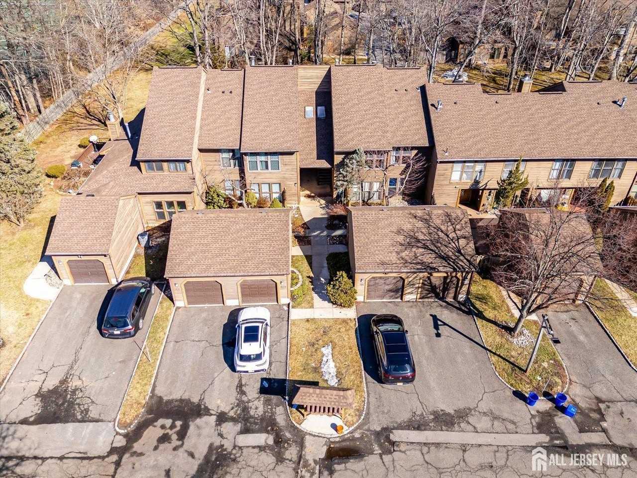 133 Oakmont Ct - Photo 4 of 38