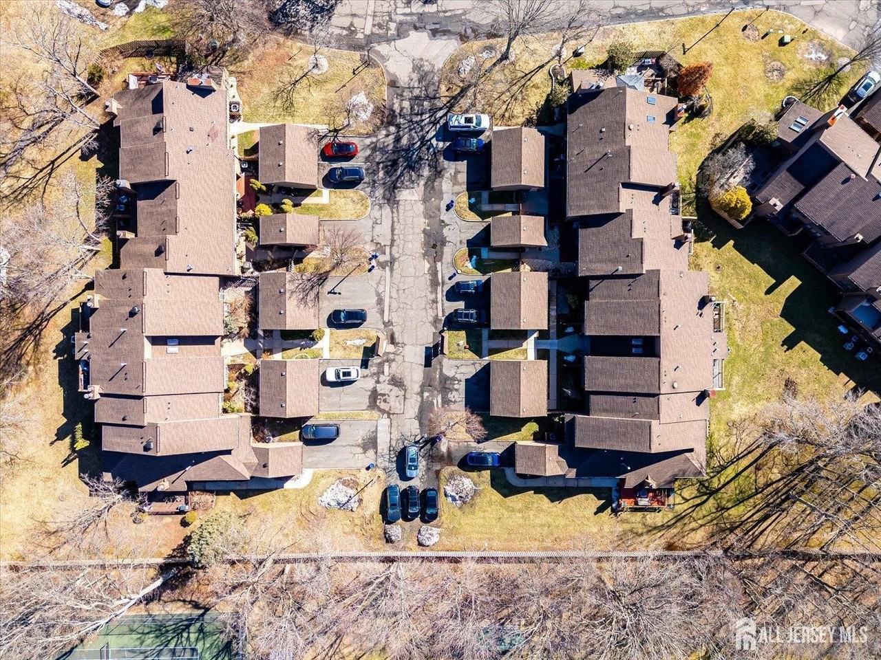 133 Oakmont Ct - Photo 5 of 38