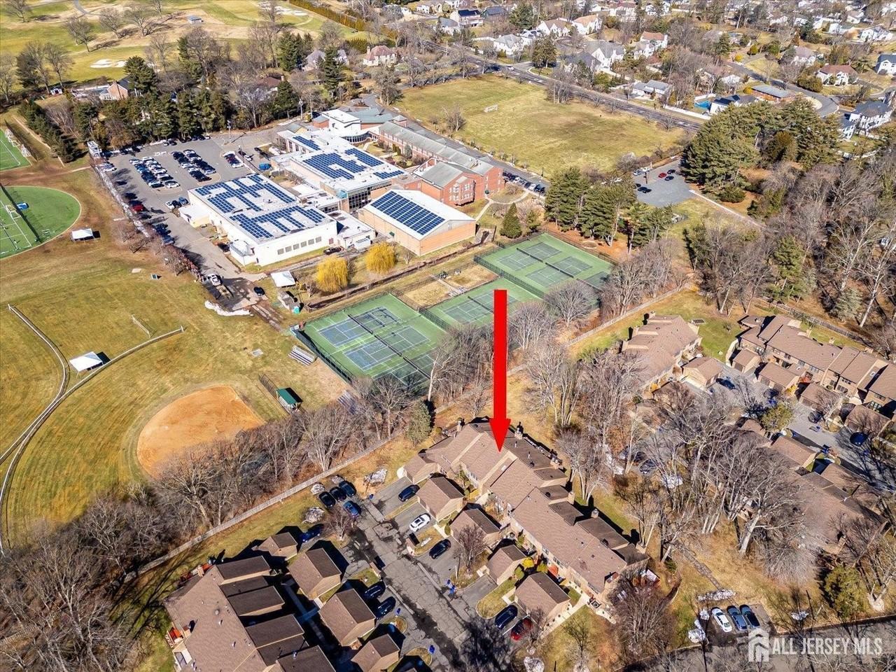 133 Oakmont Ct - Photo 6 of 38