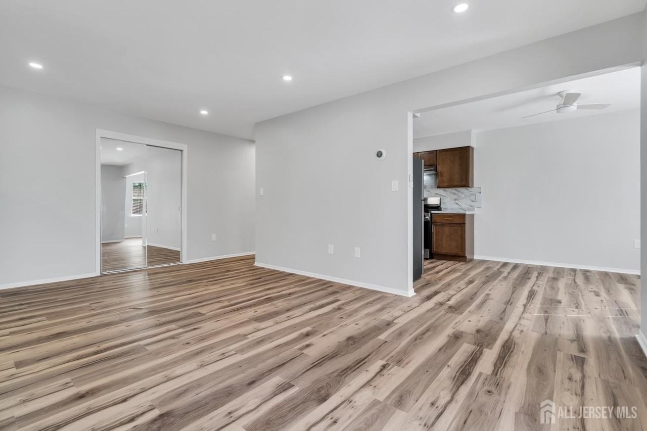 812 Green Hollow Dr - Photo 6 of 30