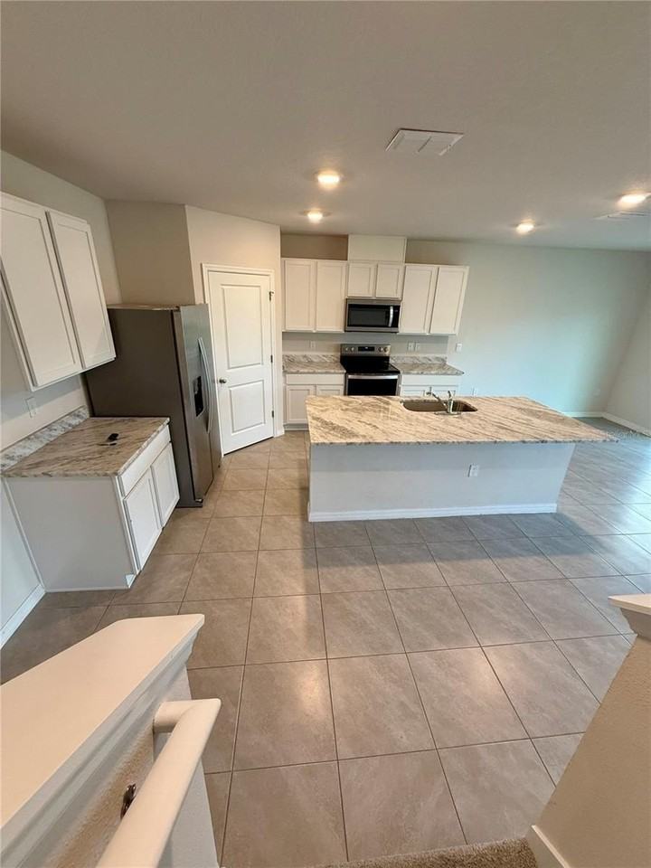 18011 Canopy Pl - Photo 4 of 31