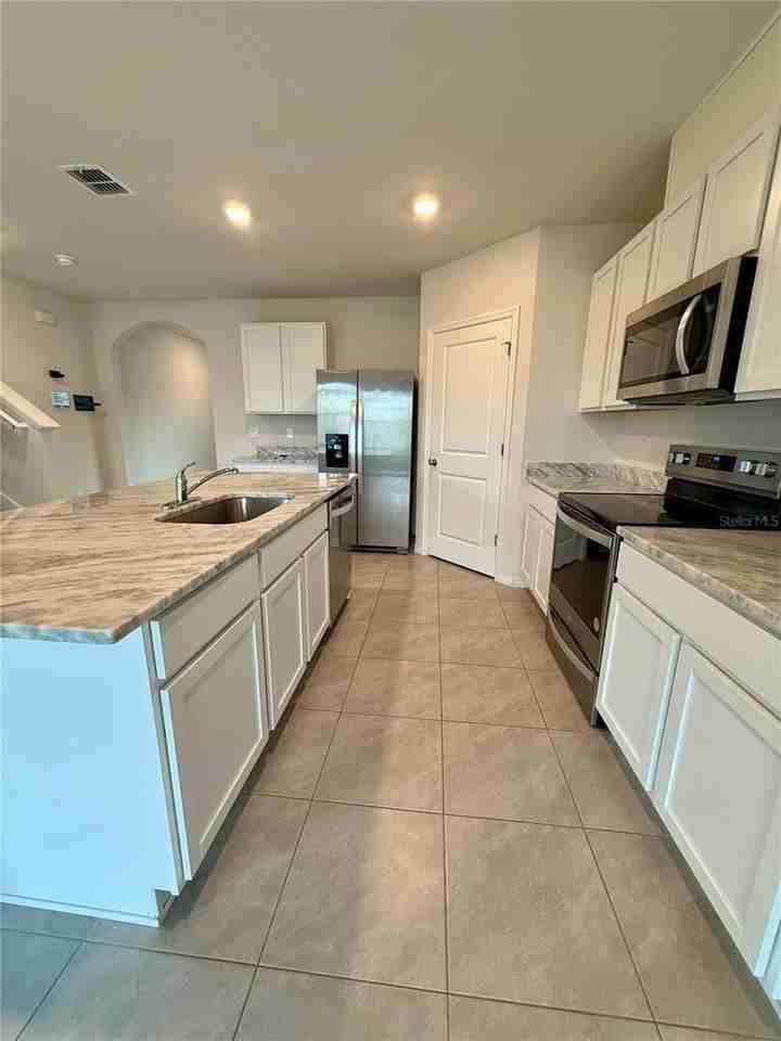 18011 Canopy Pl - Photo 5 of 31