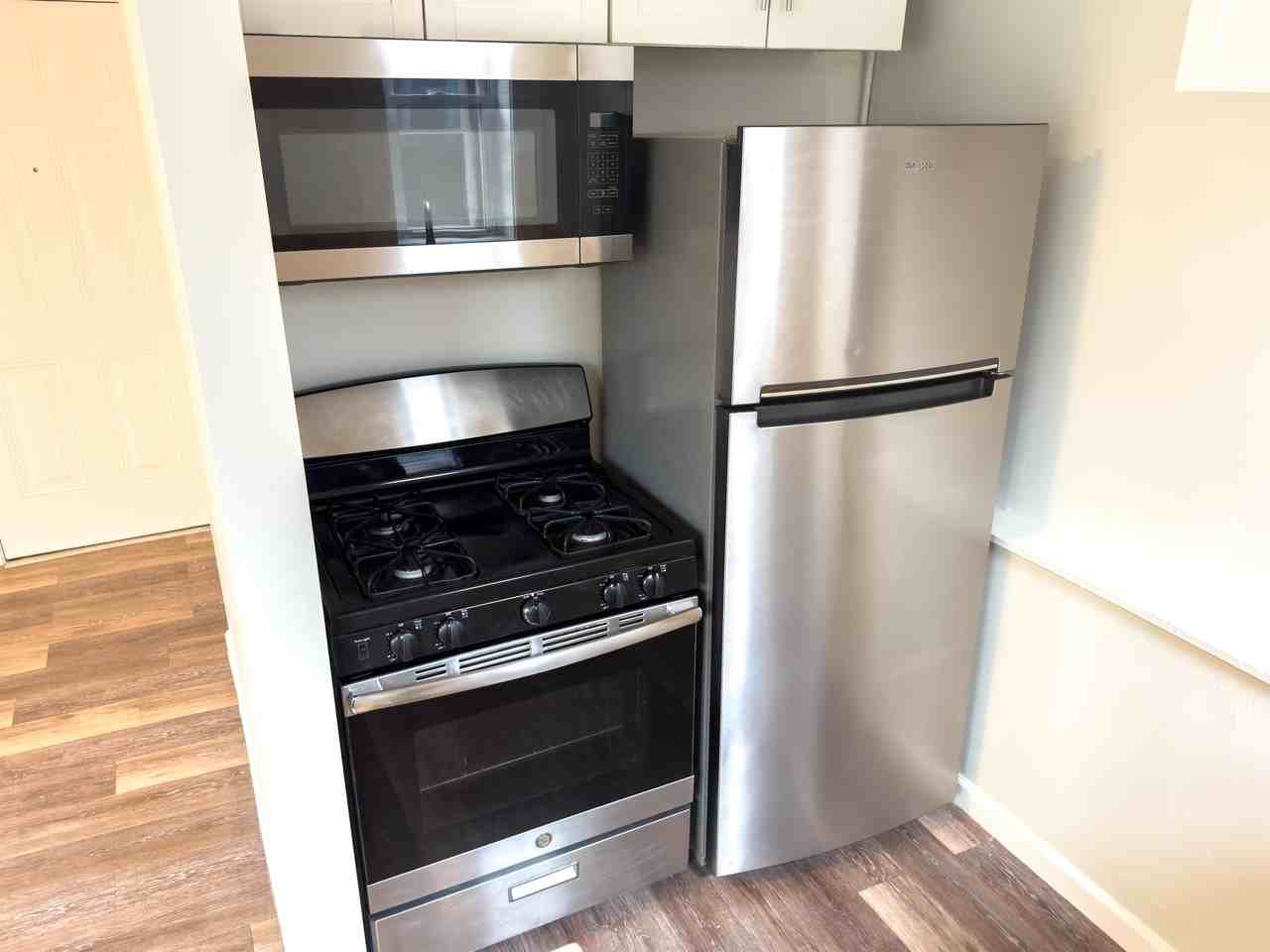 428 Liberty St #428-2C - Photo 2 of 8