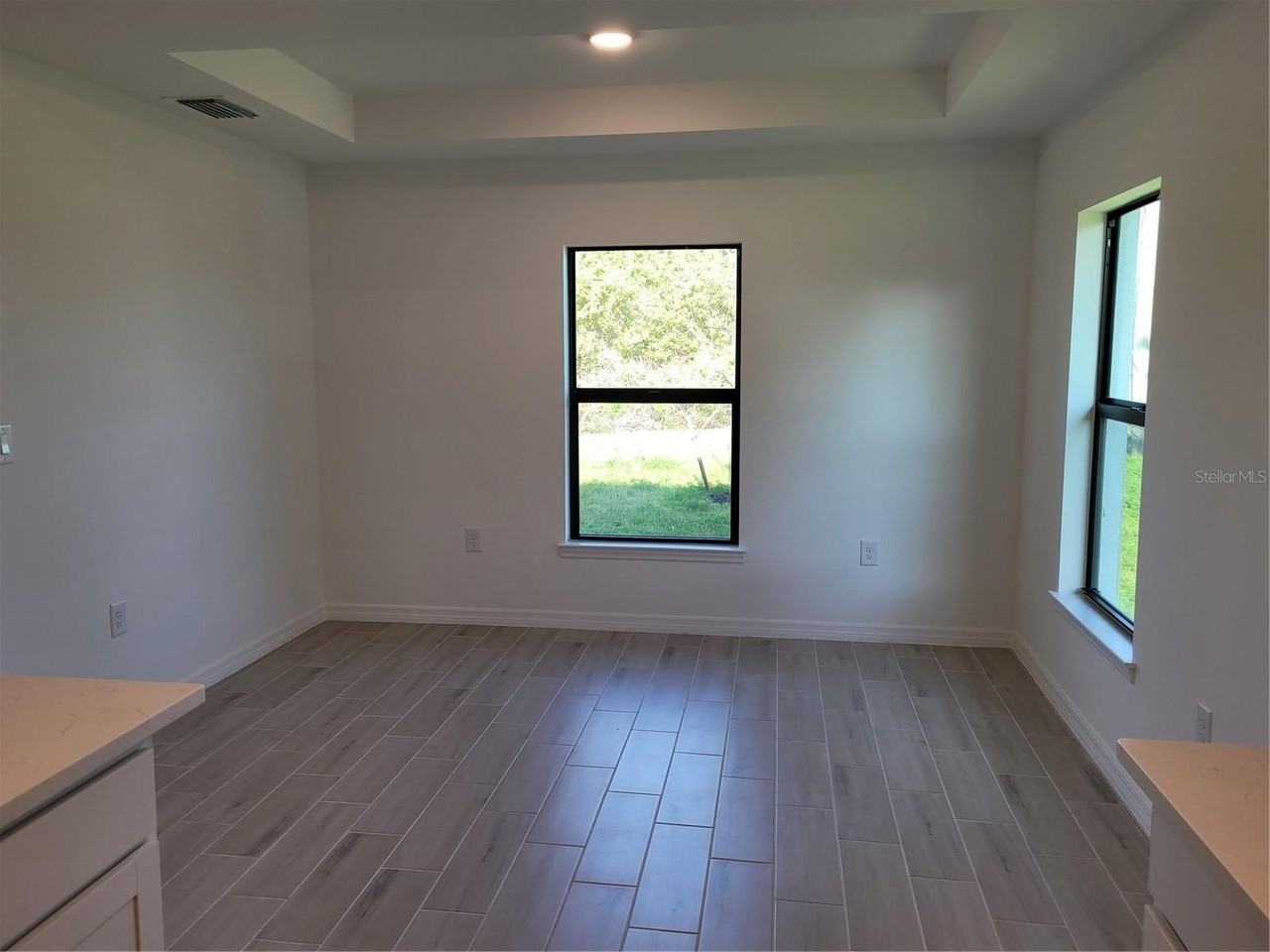 6305 Shaw St - Photo 6 of 23