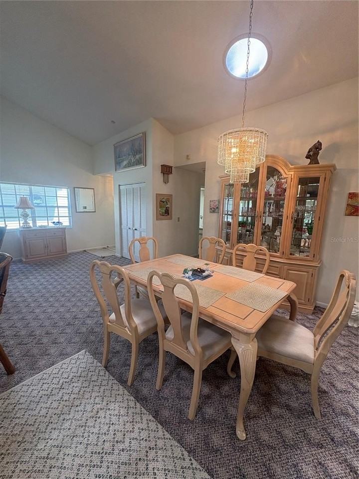 22 Bristol Dr - Photo 2 of 27