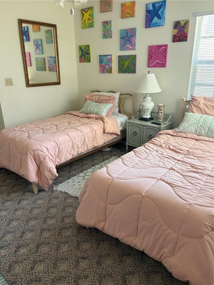 22 Bristol Dr - Photo 5 of 27