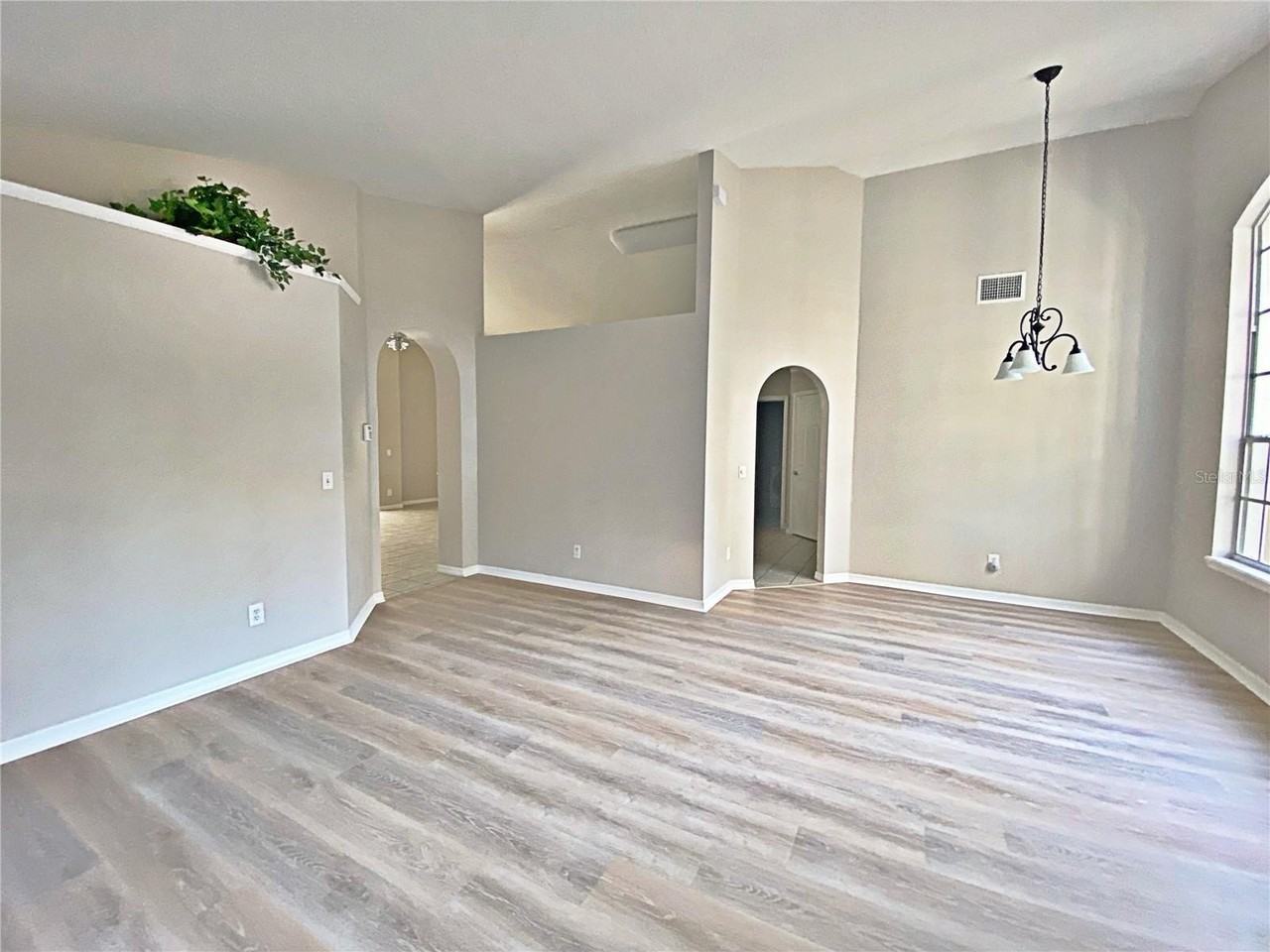 16834 Rockwell Heights Ln - Photo 6 of 21
