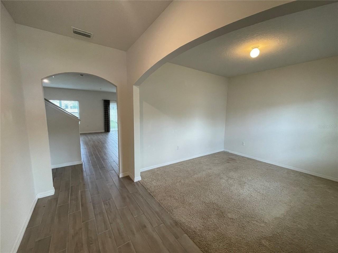 6065 Sw 84th St - Photo 4 of 35