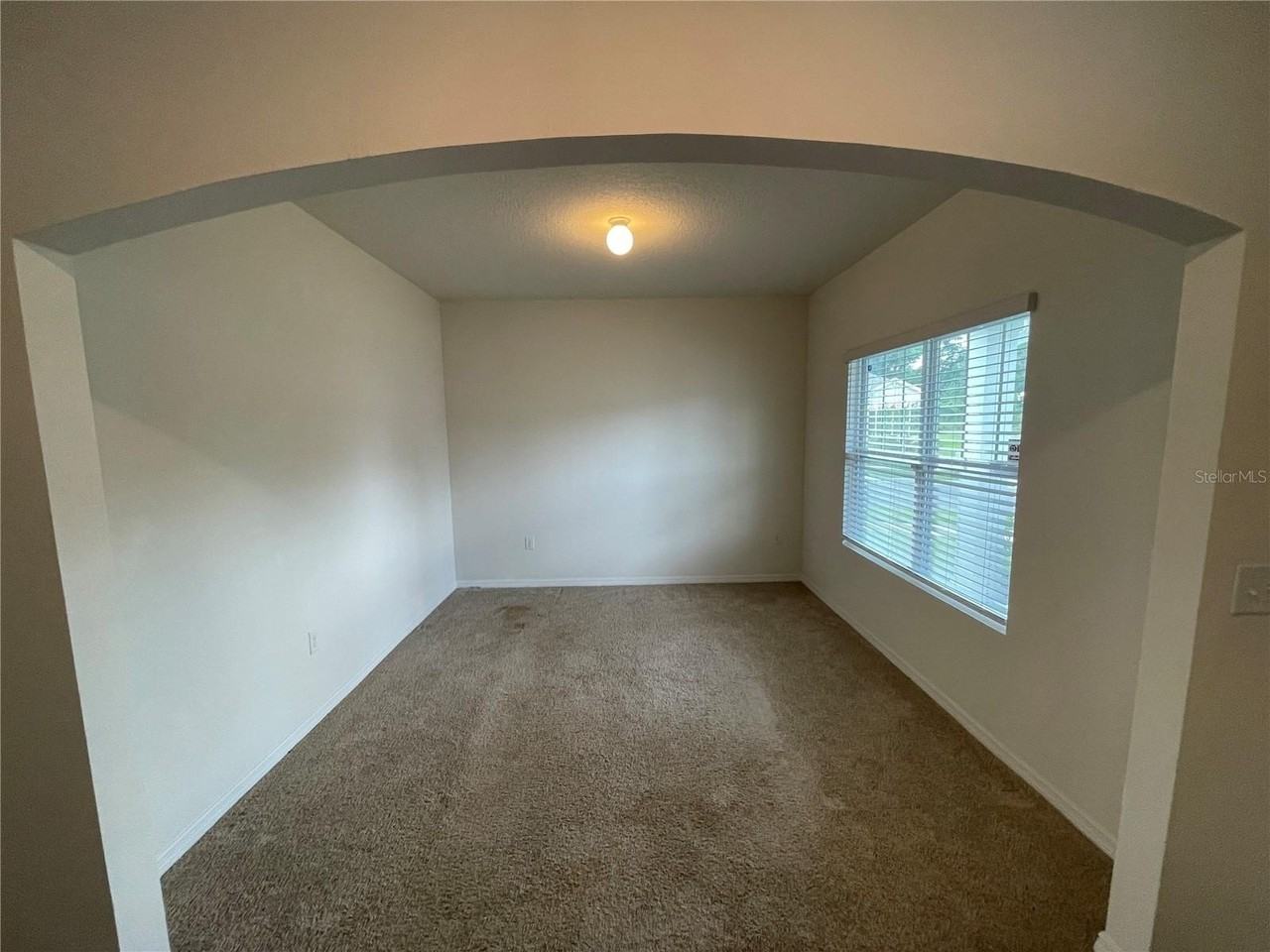 6065 Sw 84th St - Photo 5 of 35