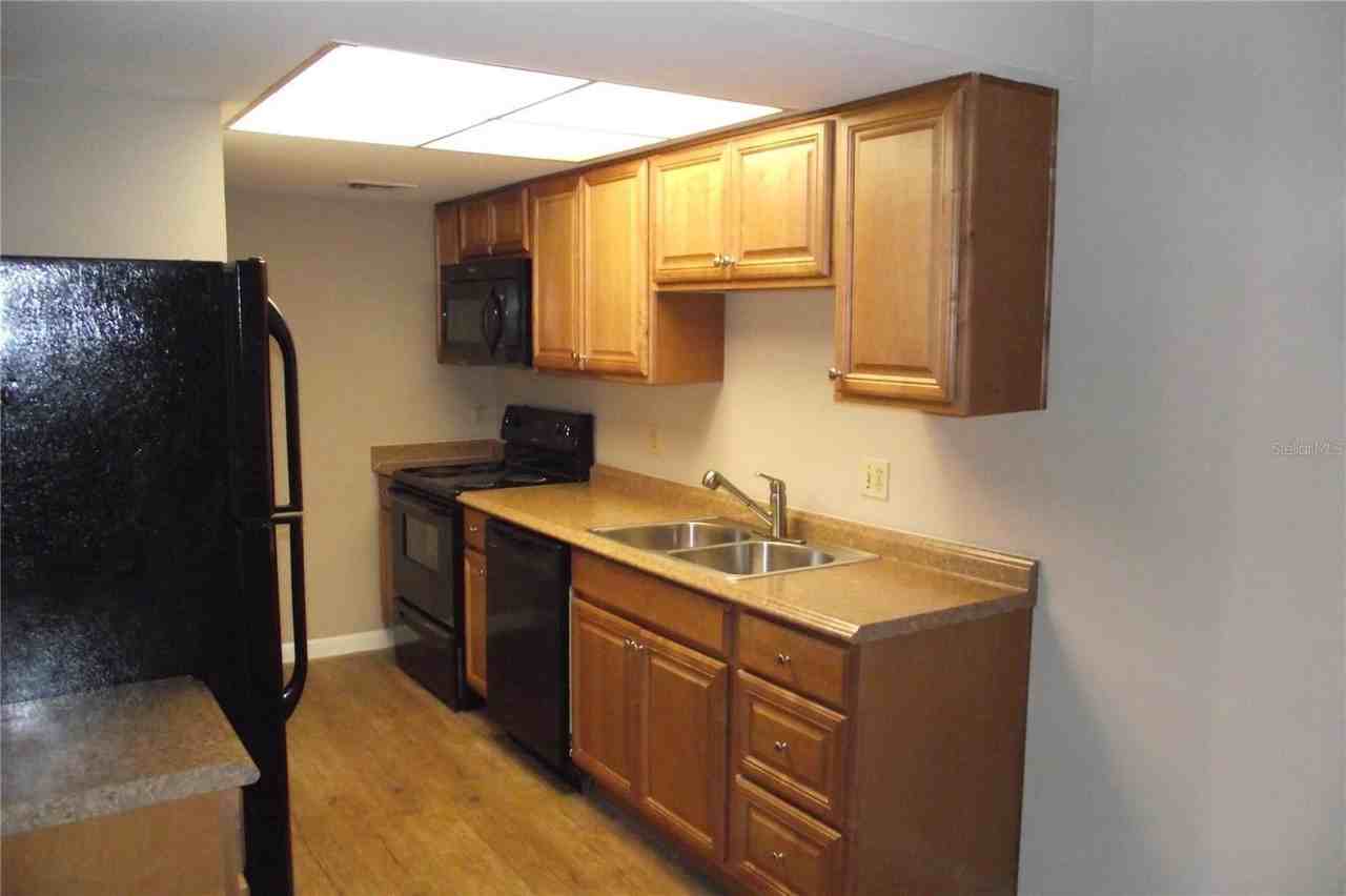 5293 Vineland Rd #C104 - Photo 5 of 16