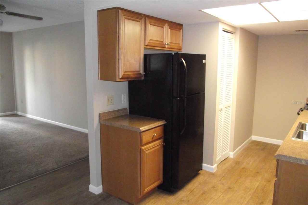 5293 Vineland Rd #C104 - Photo 6 of 16