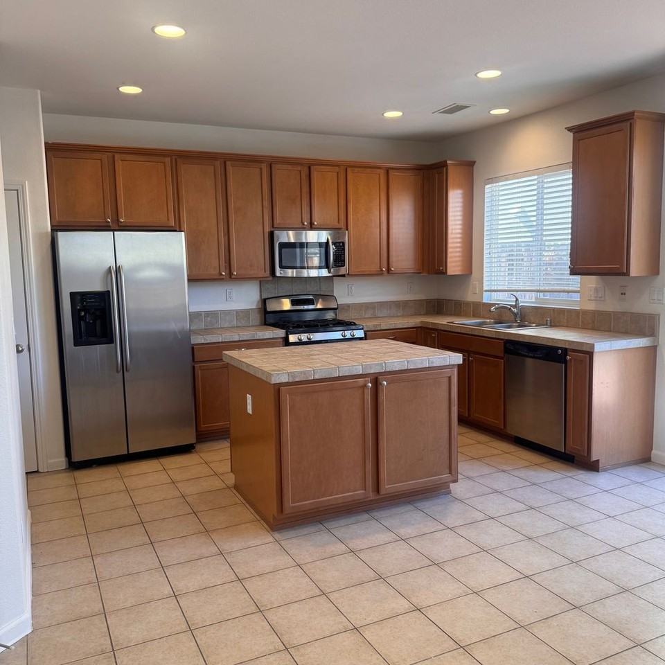 2066 Waterhouse Rd - Photo 3 of 11