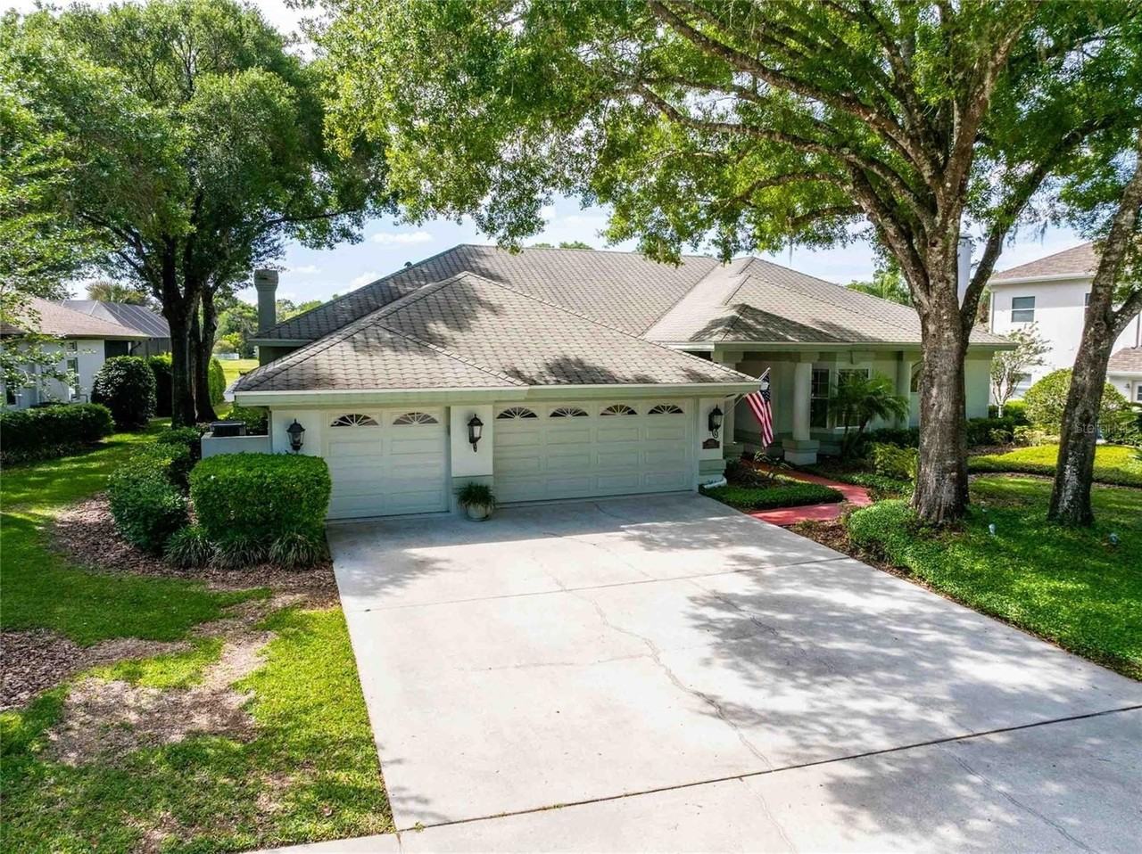 6605 Stonington Dr N - Photo 3 of 50