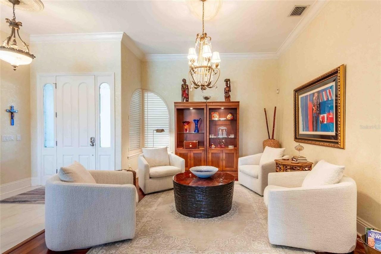 6605 Stonington Dr N - Photo 7 of 50