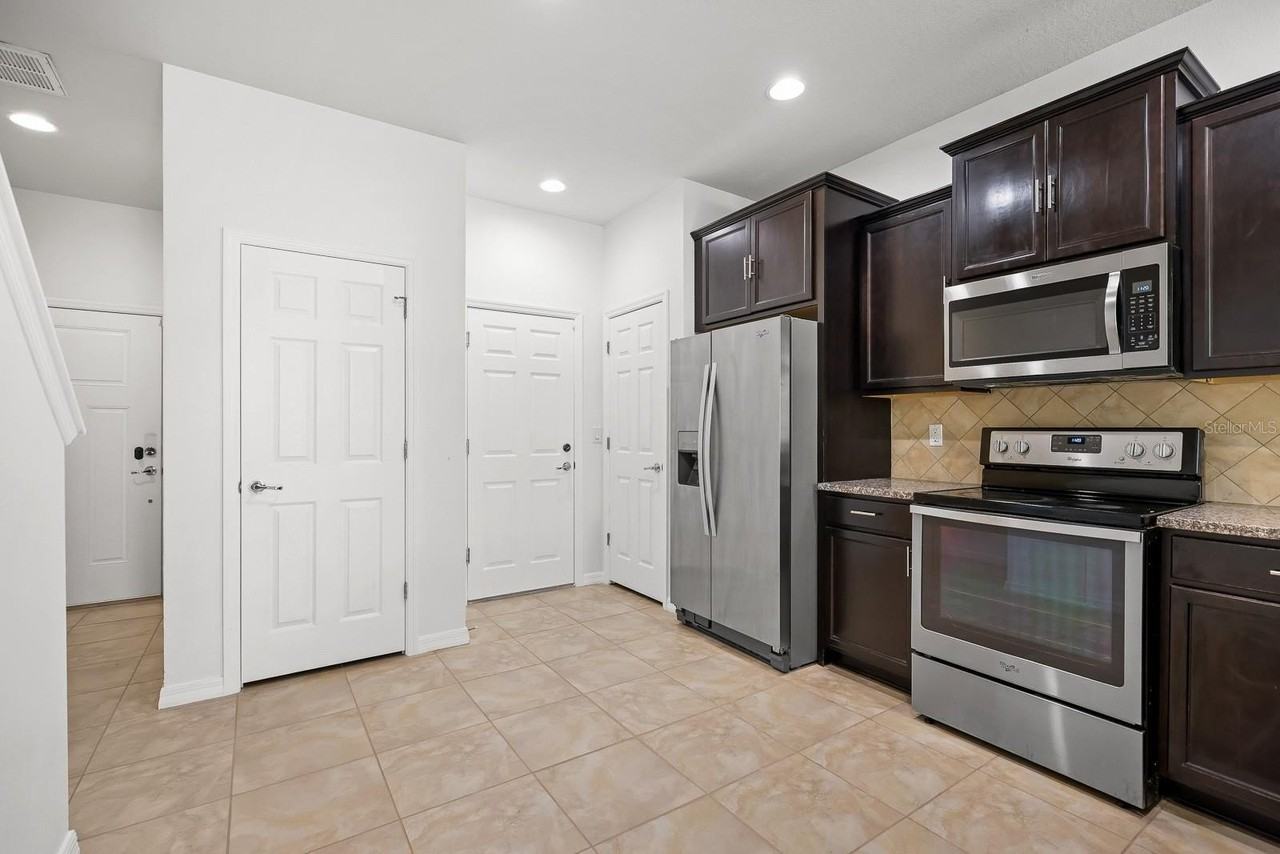 9211 Hillcroft Dr - Photo 5 of 23