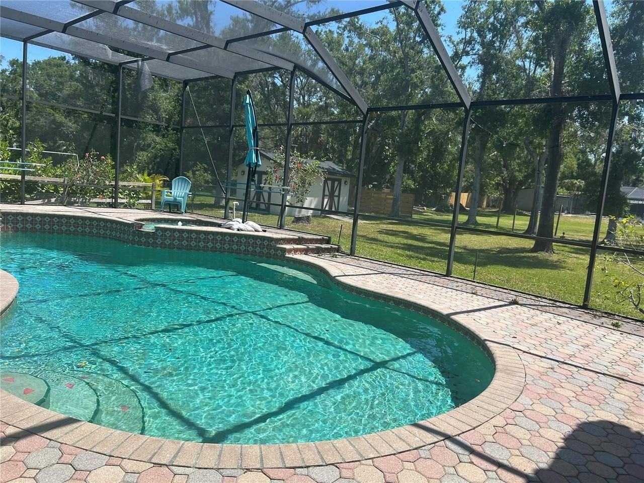 9405 94th St - Photo 2 of 31