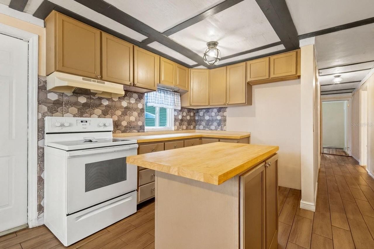 2526 26th St S - Photo 3 of 15