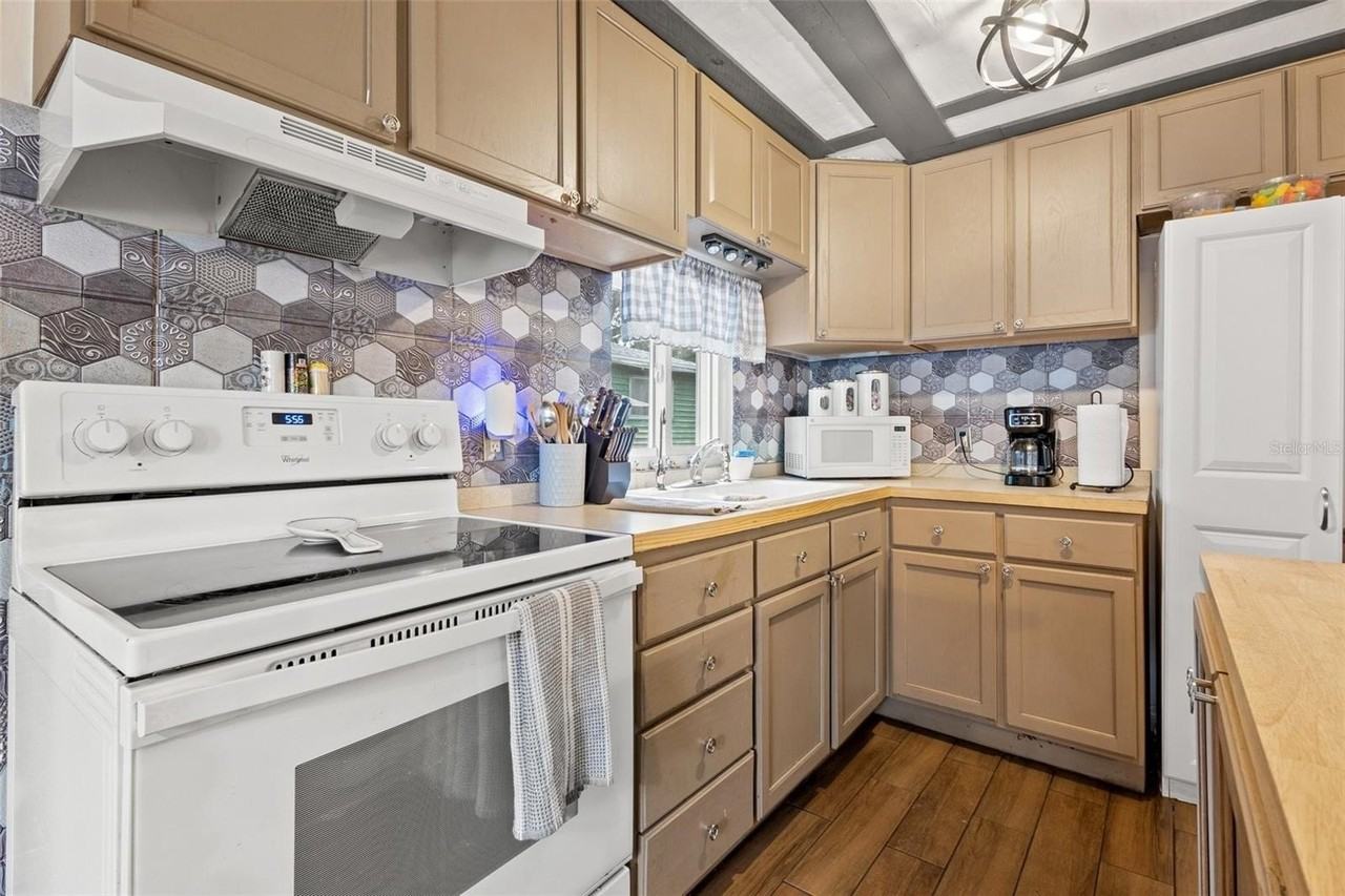 2526 26th St S - Photo 4 of 15