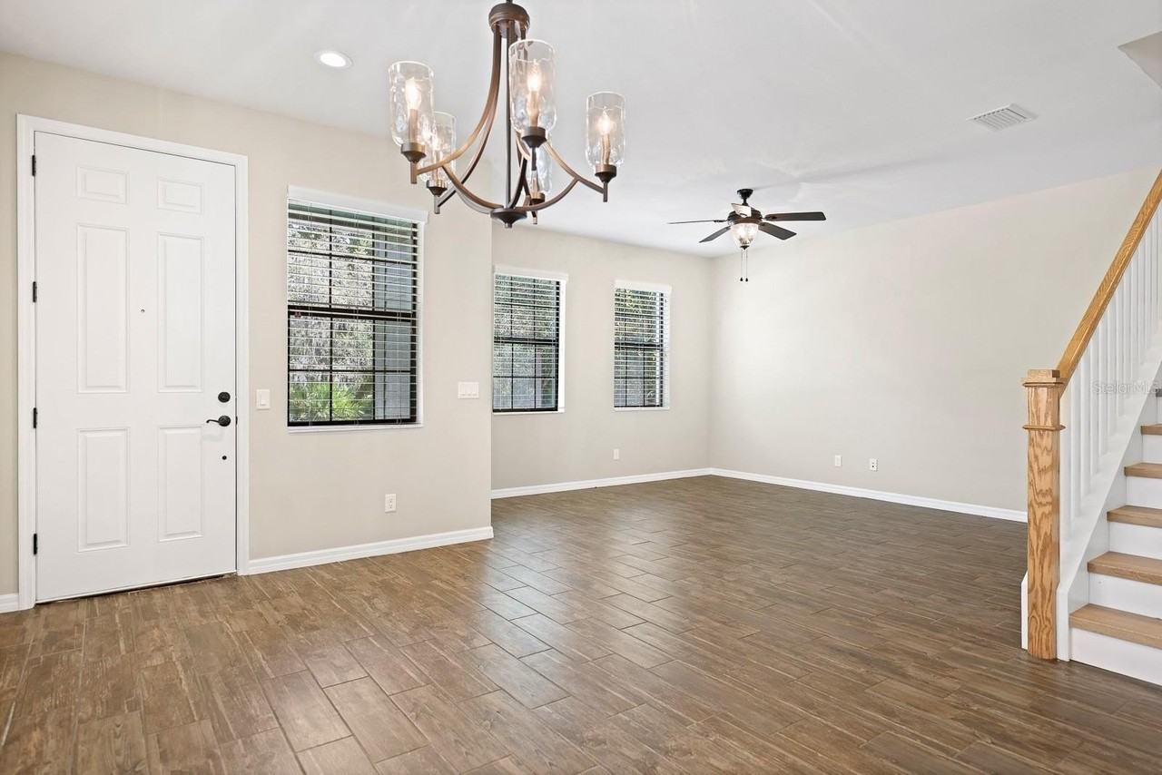 5605 Kingsley Corner Way - Photo 6 of 43