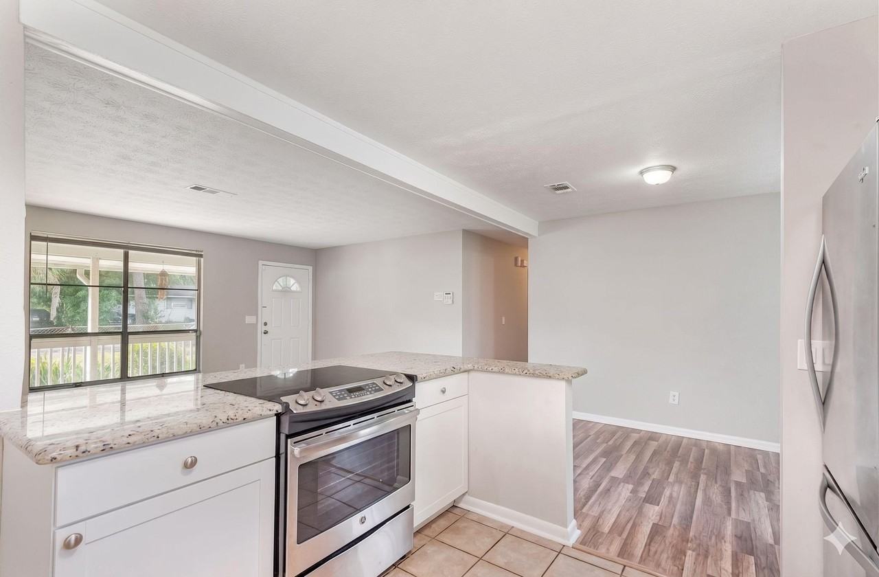 Wendell Dr - Photo 5 of 9