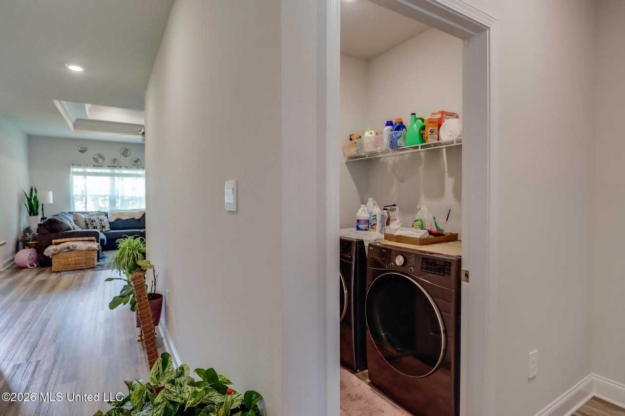 17813 Kelso Dr - Photo 3 of 24