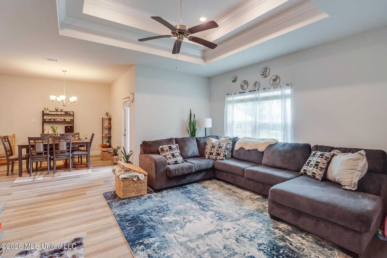 17813 Kelso Dr - Photo 5 of 24