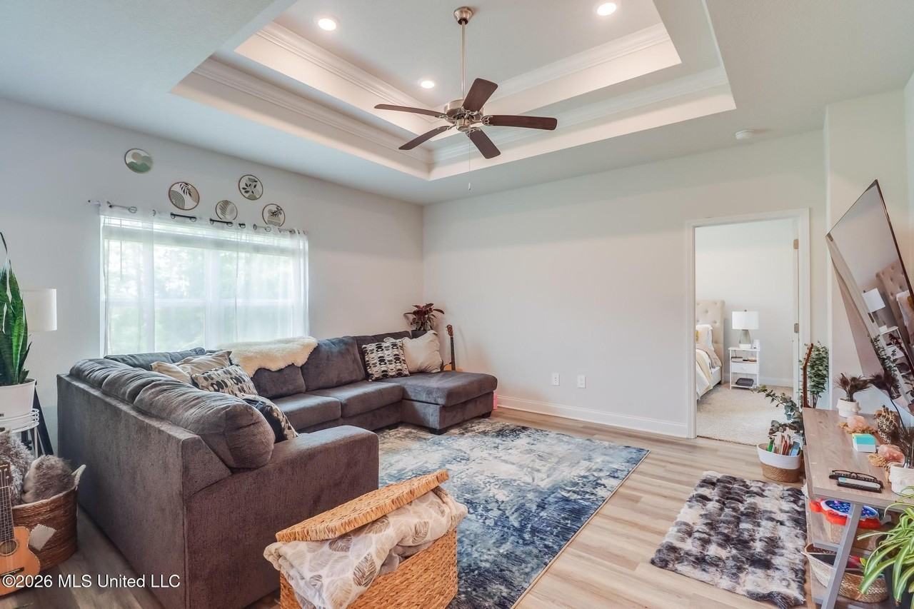 17813 Kelso Dr - Photo 6 of 24