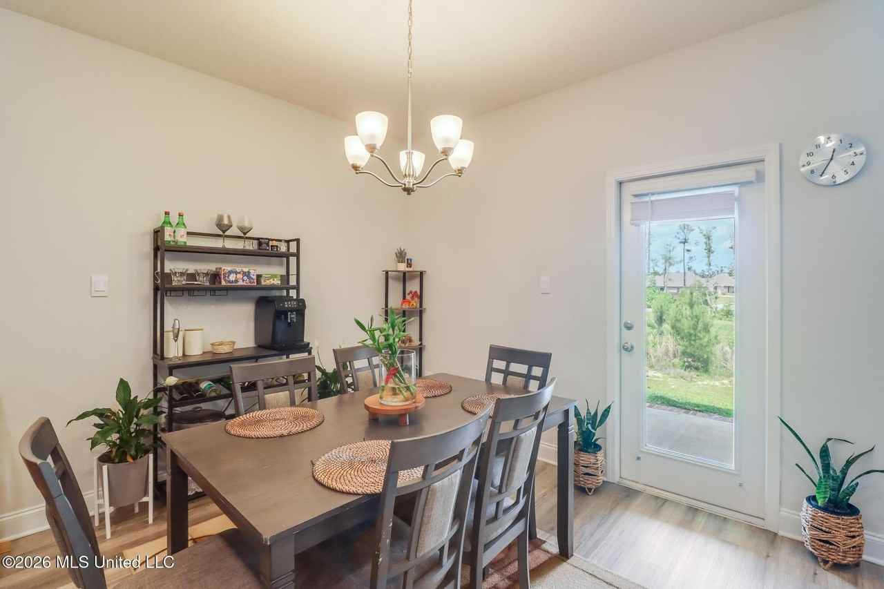 17813 Kelso Dr - Photo 7 of 24