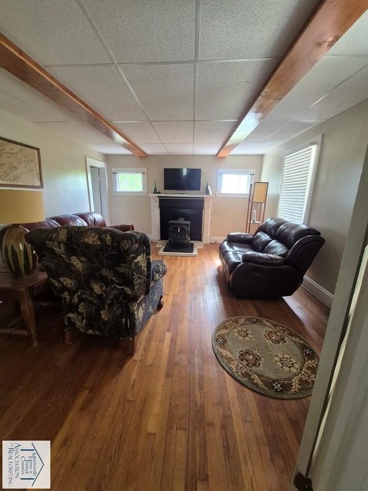 82 Maple Leaf Rd - Photo 5 of 9
