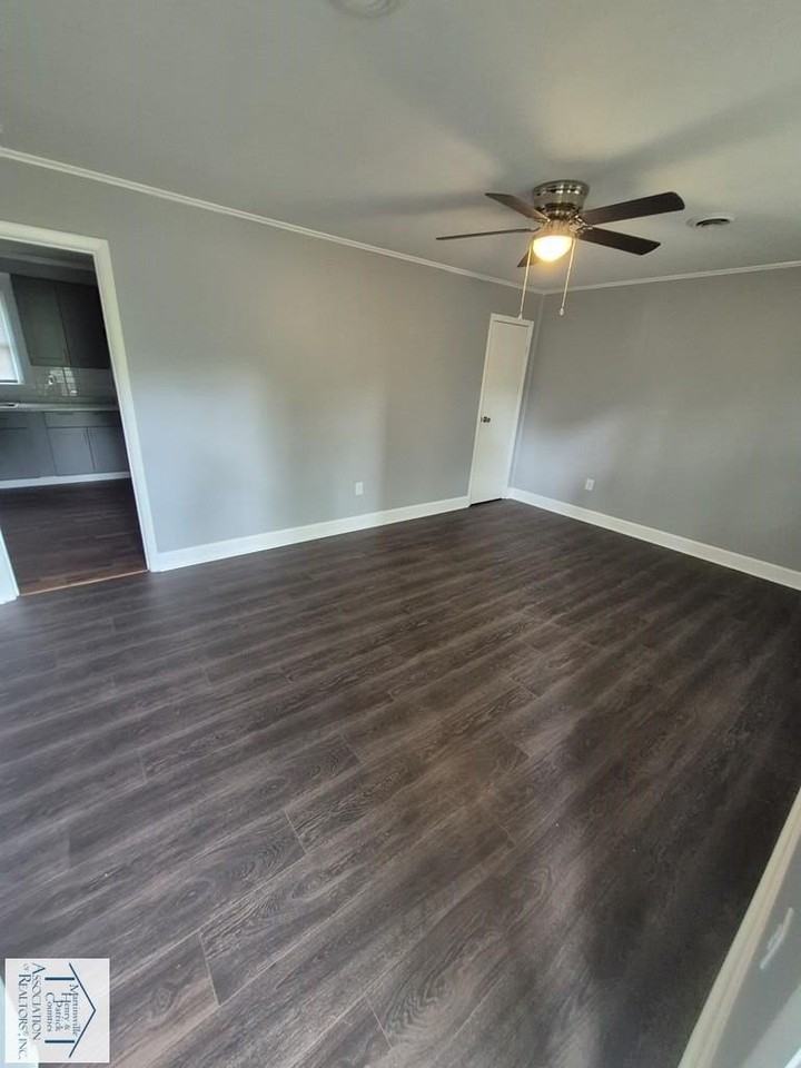 961 Southland Dr - Photo 3 of 7