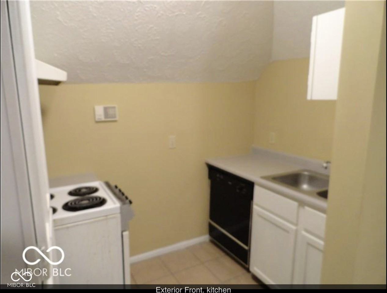 1839 N Talbott St Unit B - Photo 4 of 5