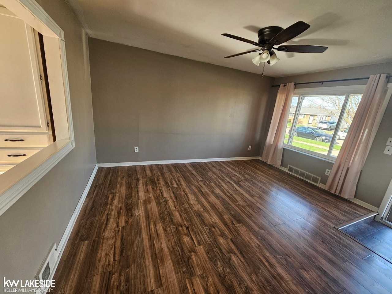 30541 Bluehill St - Photo 2 of 16