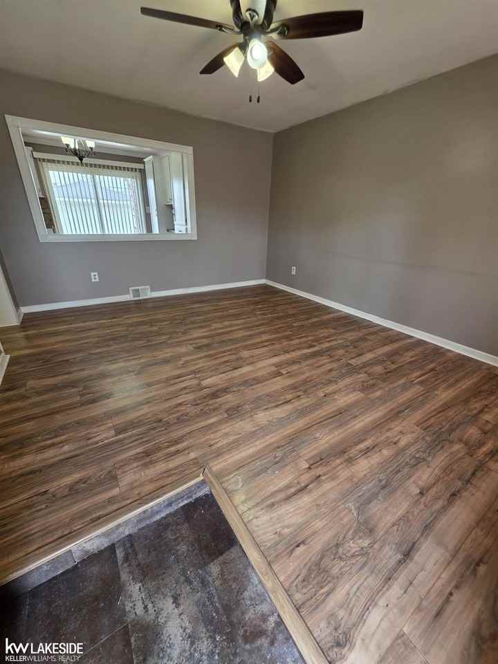 30541 Bluehill St - Photo 3 of 16