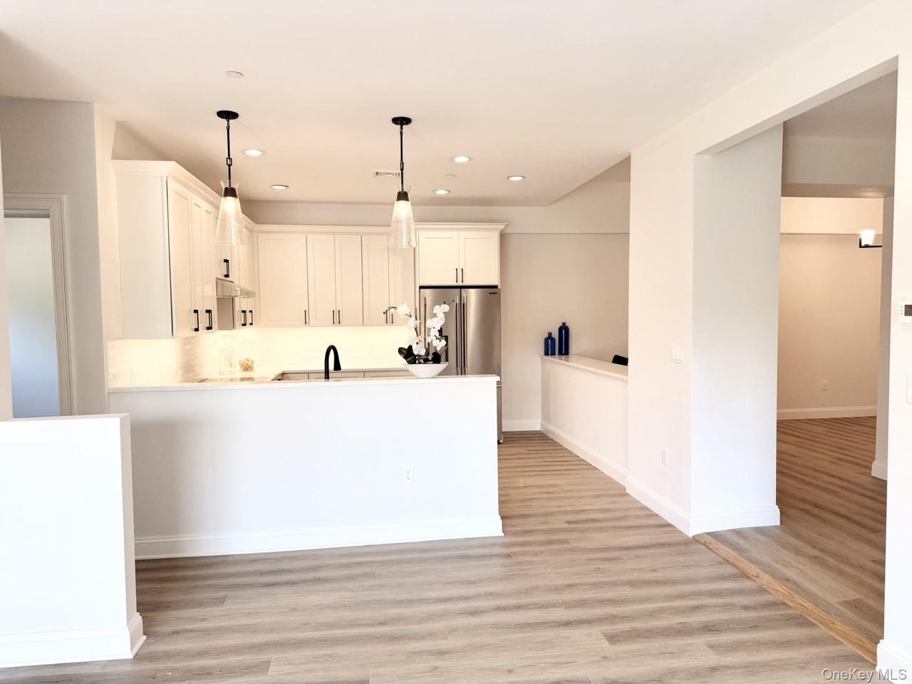 905 Oakridge Cmns - Photo 7 of 29