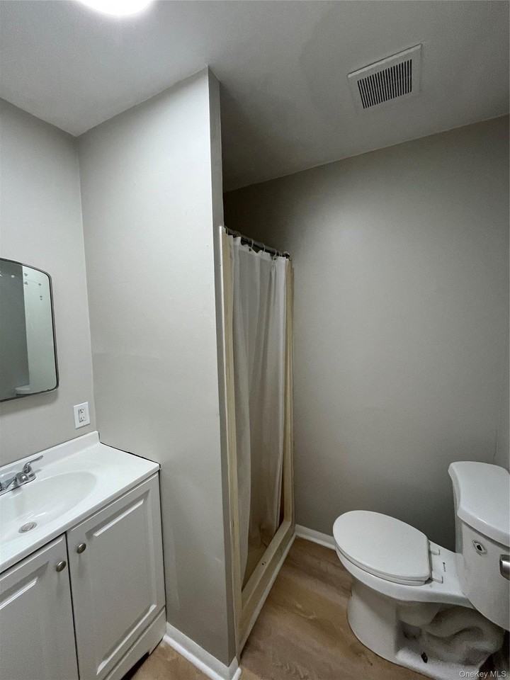 201 Main St #5 - Photo 5 of 14