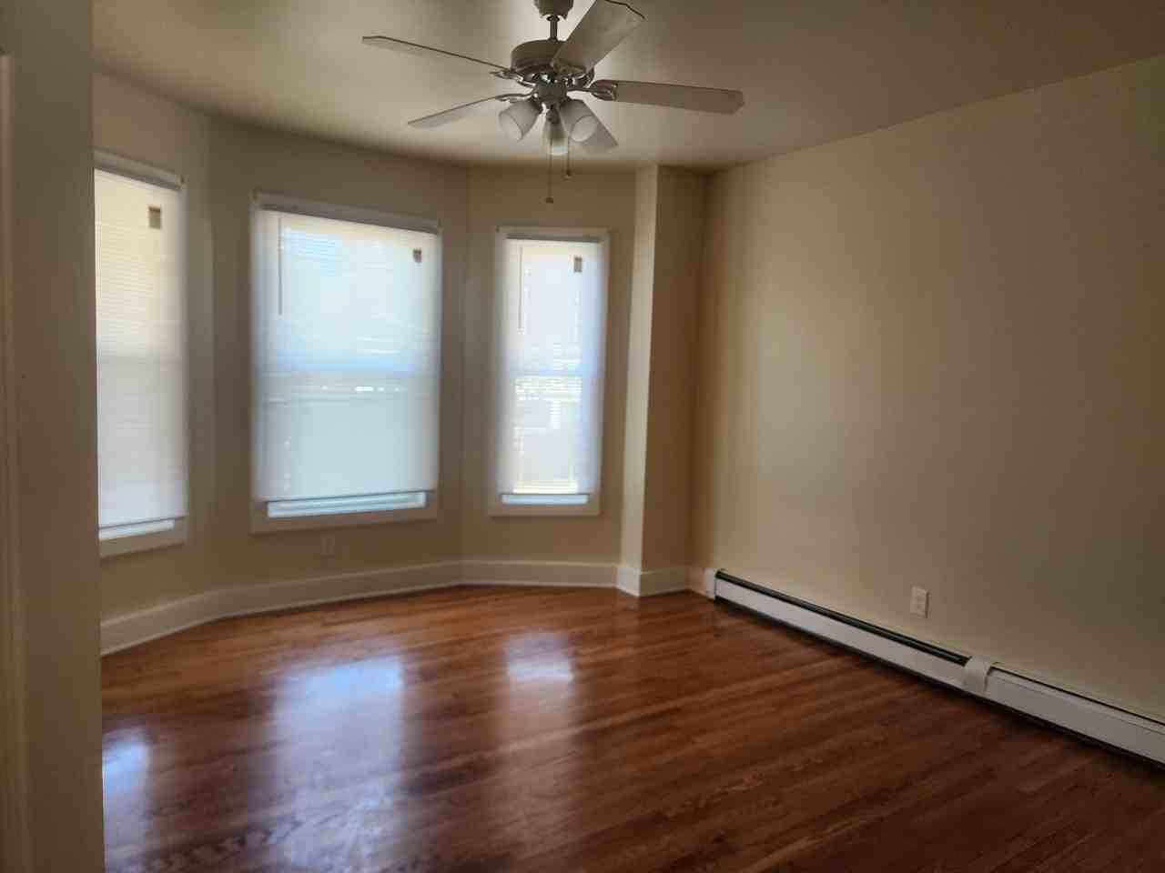157 N Clinton St #B - Photo 4 of 14