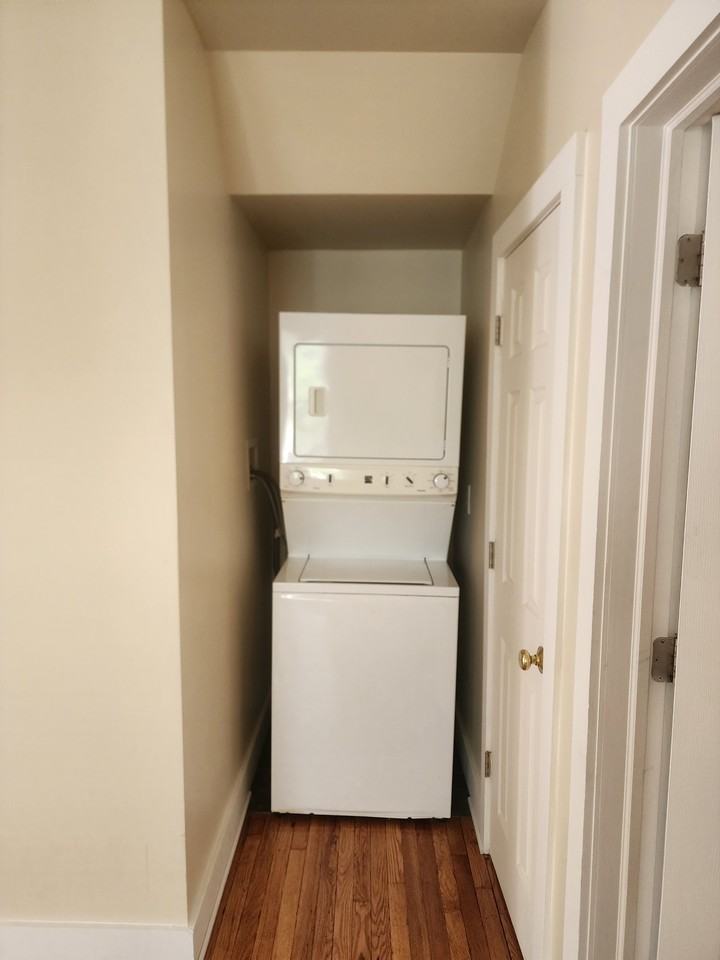 157 N Clinton St #B - Photo 5 of 14