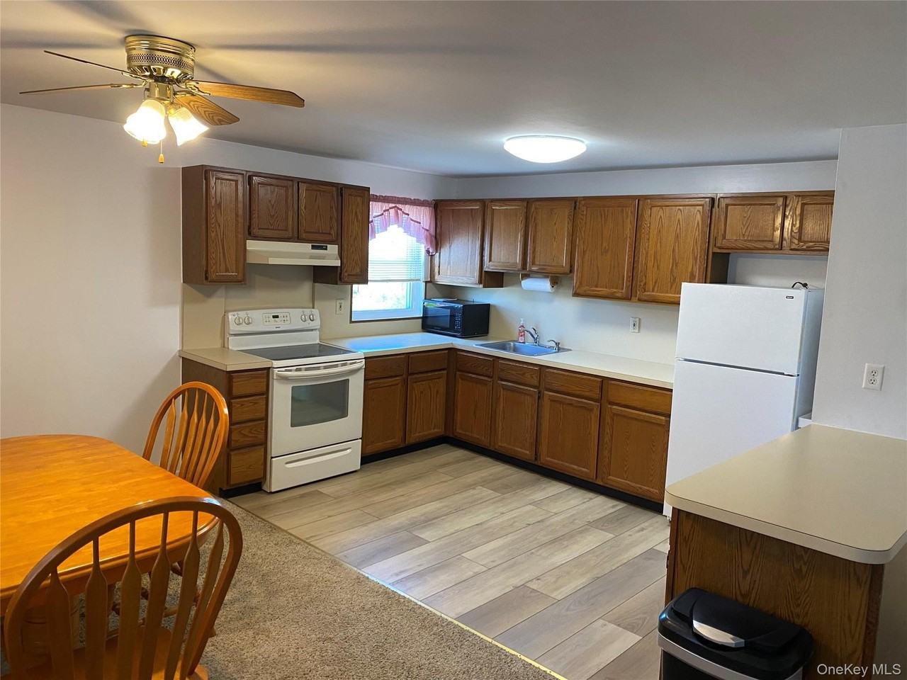 124 Chelsea Ave - Photo 2 of 6