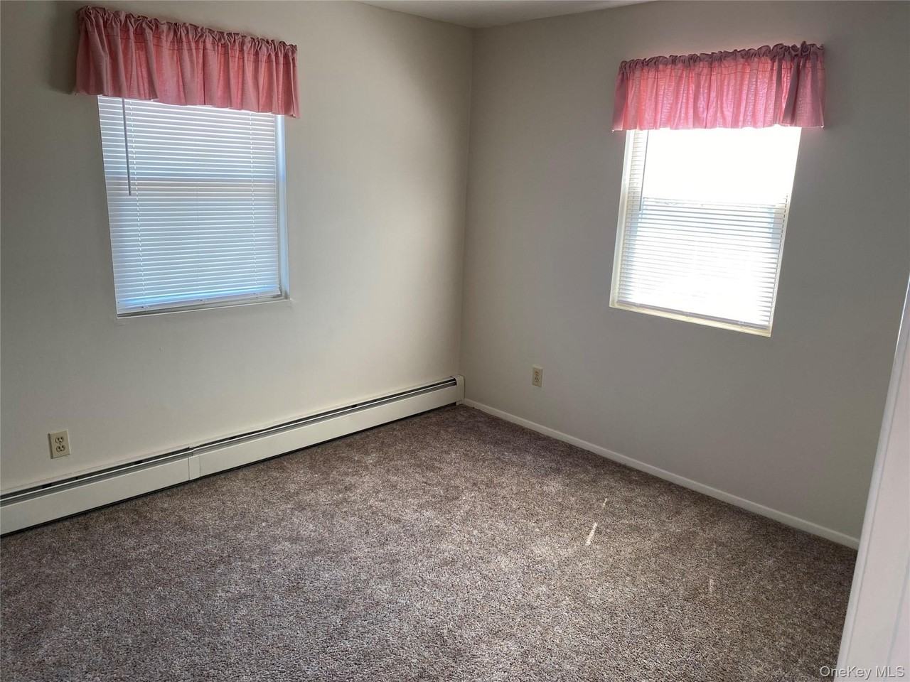 124 Chelsea Ave - Photo 5 of 6