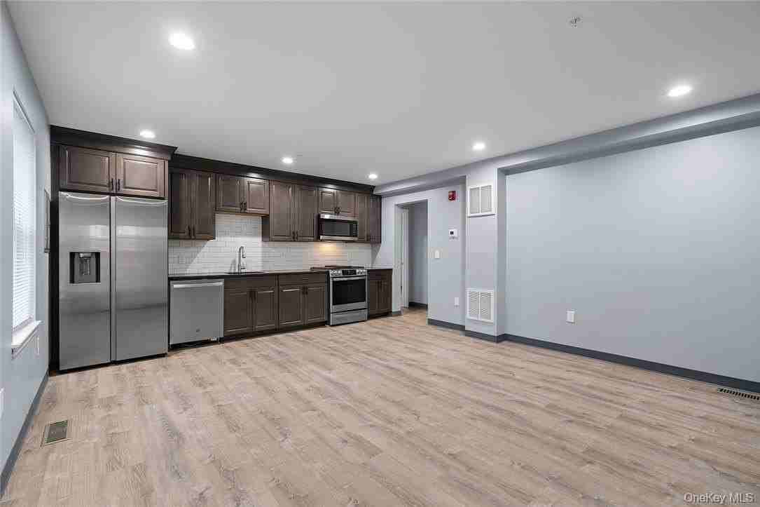 20 Oak St #2 - Photo 2 of 14
