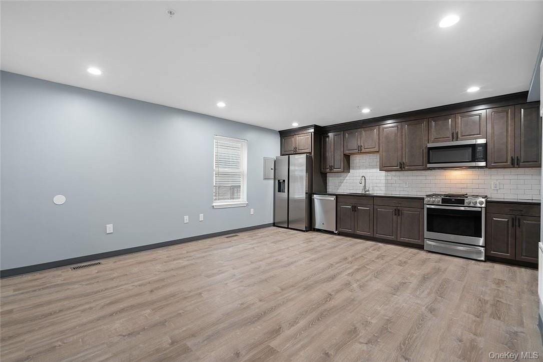 20 Oak St #2 - Photo 3 of 14