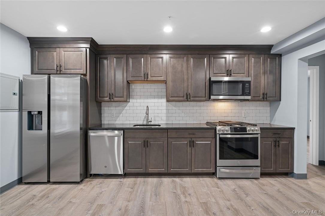 20 Oak St #2 - Photo 4 of 14