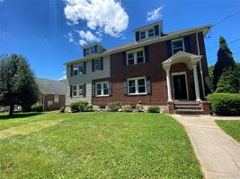 featured image of 9 Nassau Rd #1