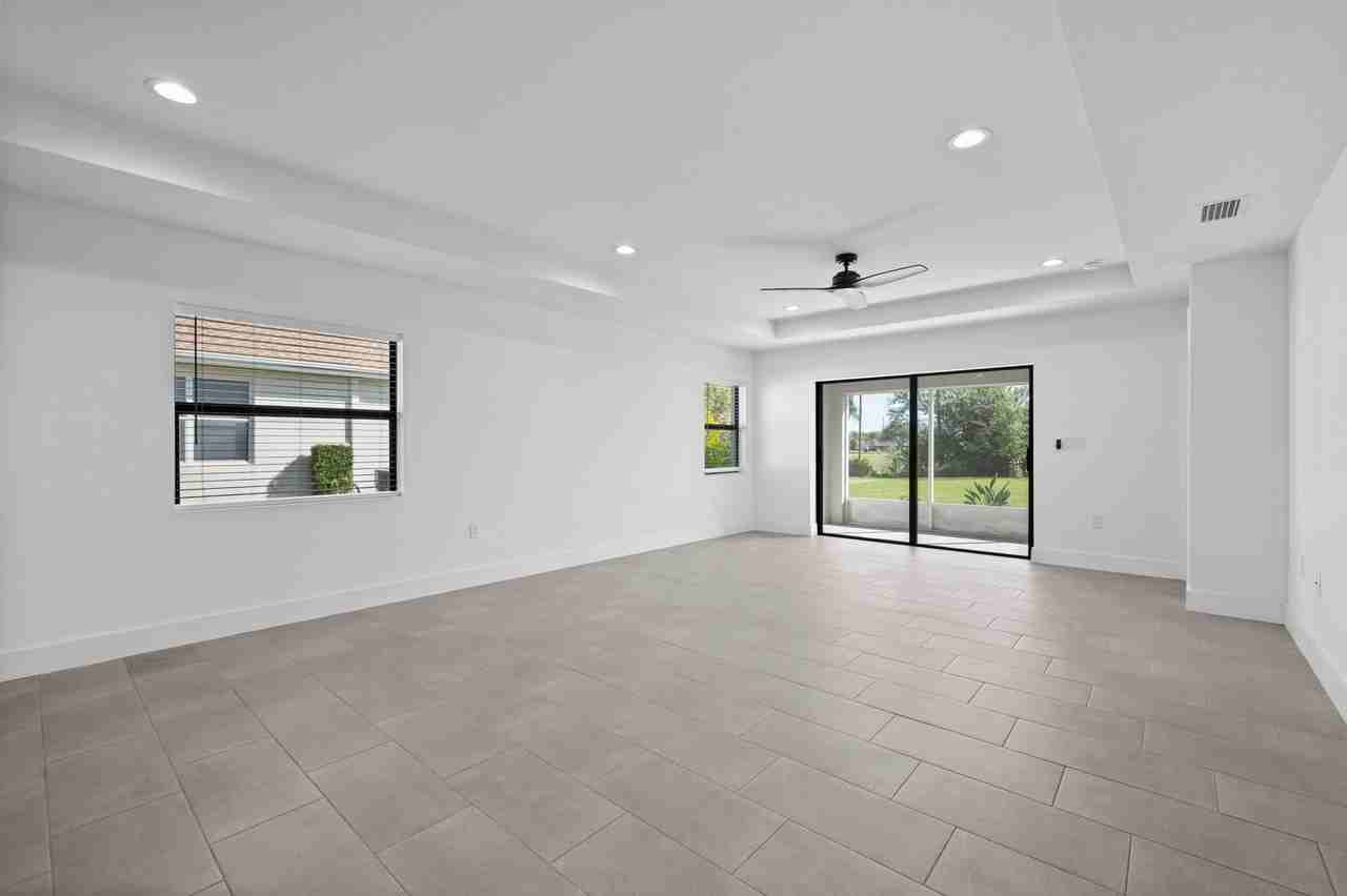 1392 San Cristobal Ave - Photo 5 of 22