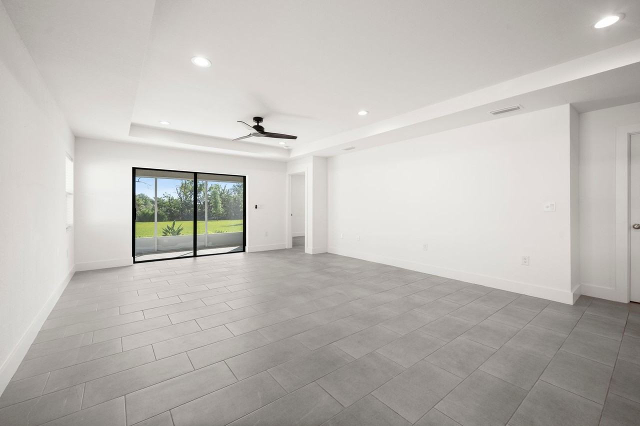 1392 San Cristobal Ave - Photo 6 of 22