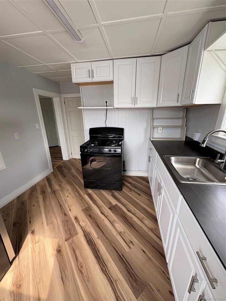 108 Main St #2 - Photo 3 of 13