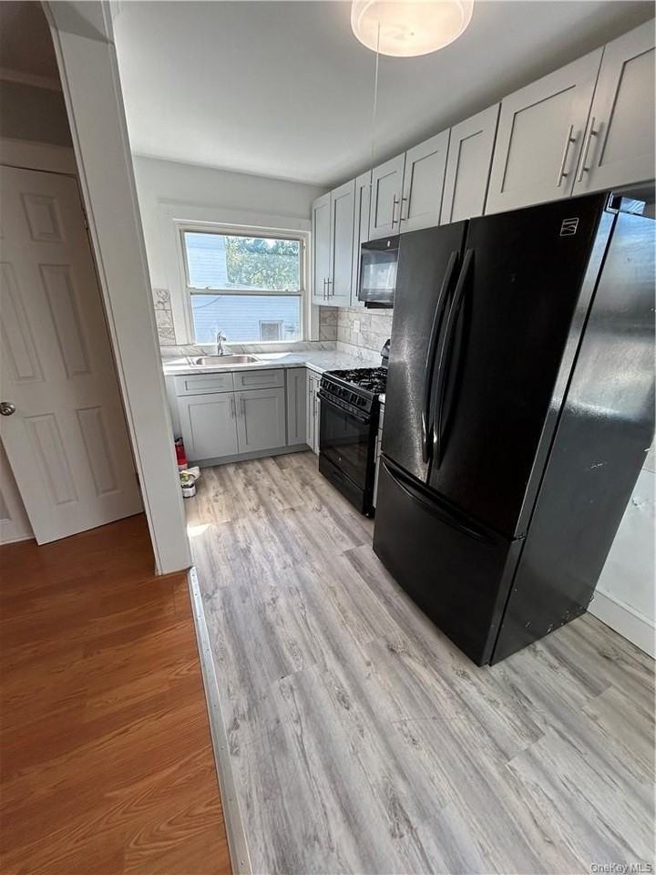 72 Soundview St #2 - Photo 6 of 19