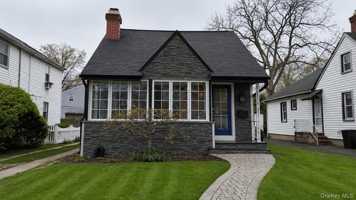 featured image of 48 Rosebud Ave