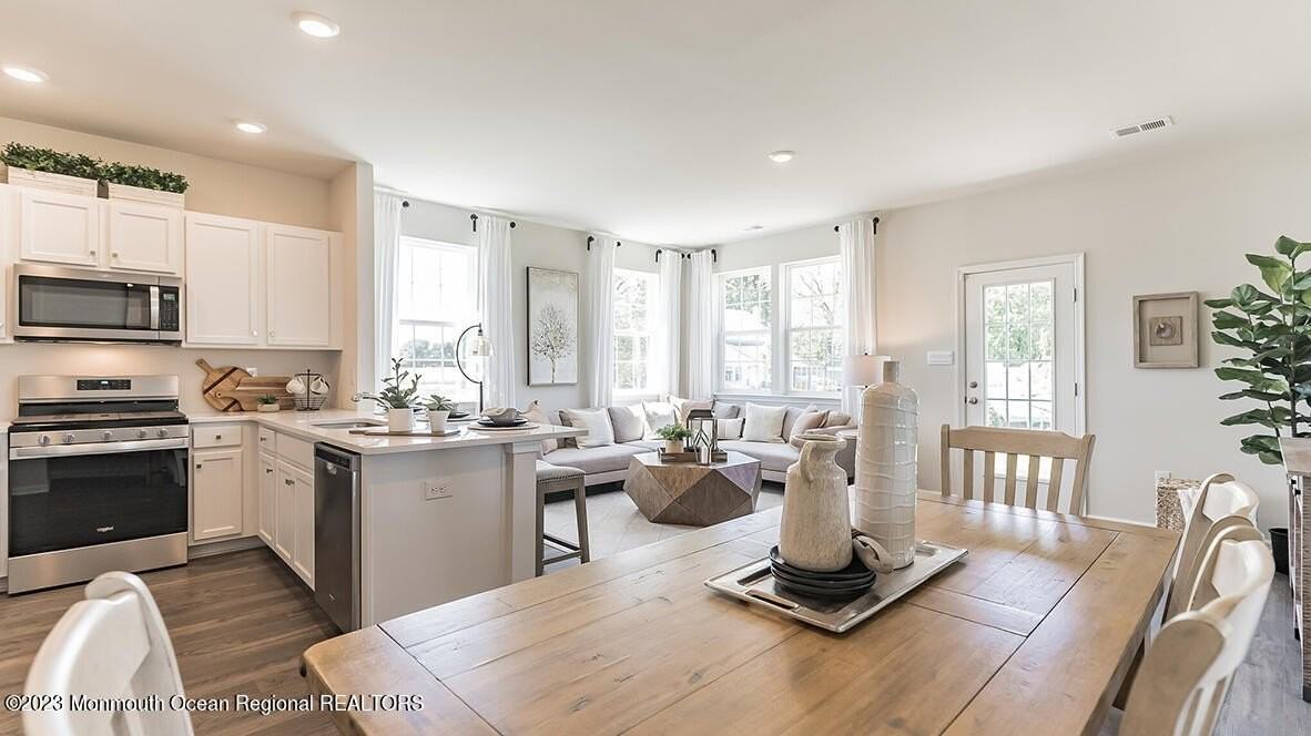 54 Peregrine Way - Photo 3 of 26